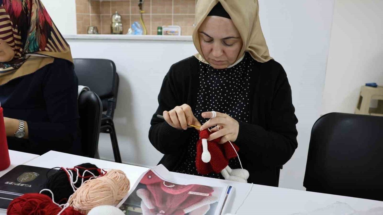 Ümraniye Belediyesi amigurumi eğitimleriyle el sanatlarına destek oluyor
