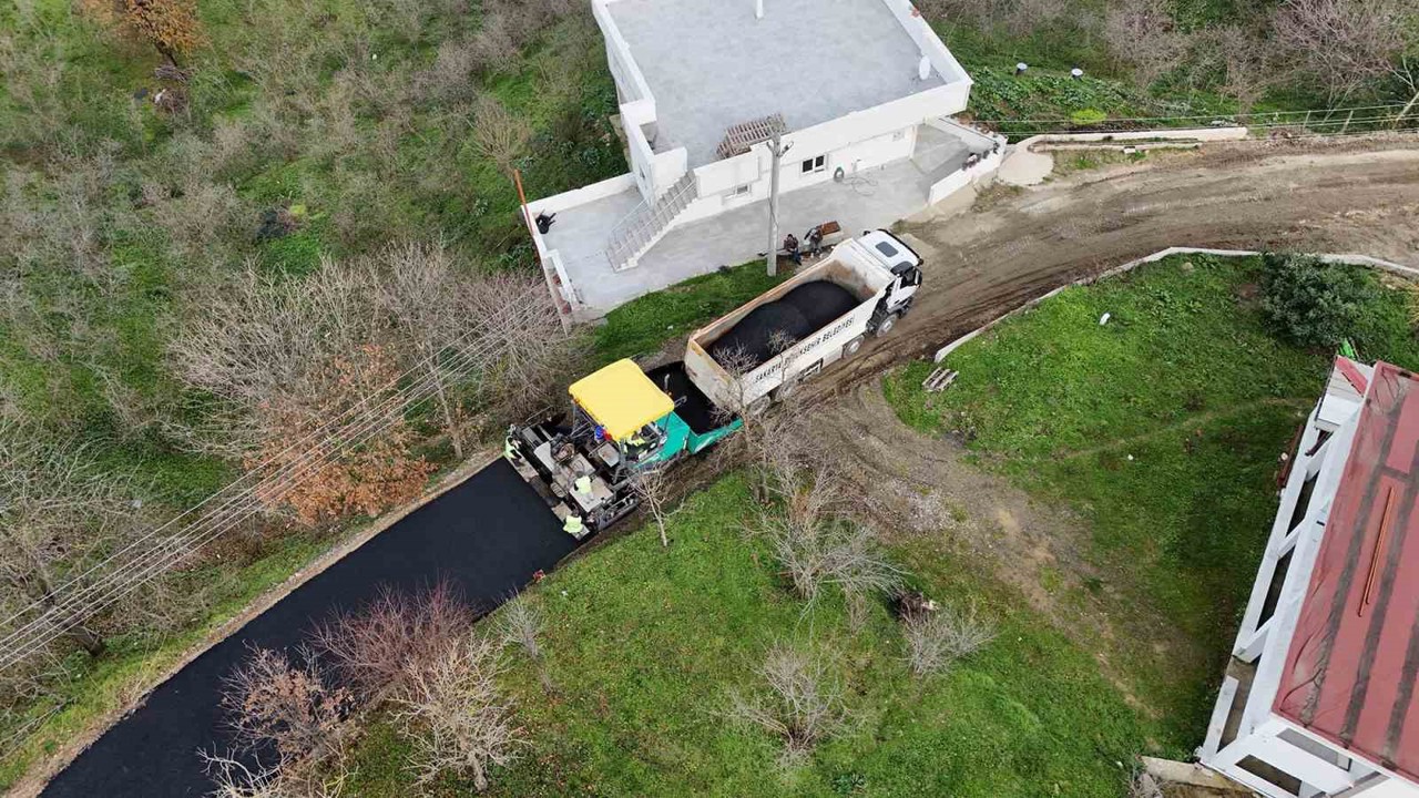 Erenler’de 6 kilometrelik asfalt mesaisi
