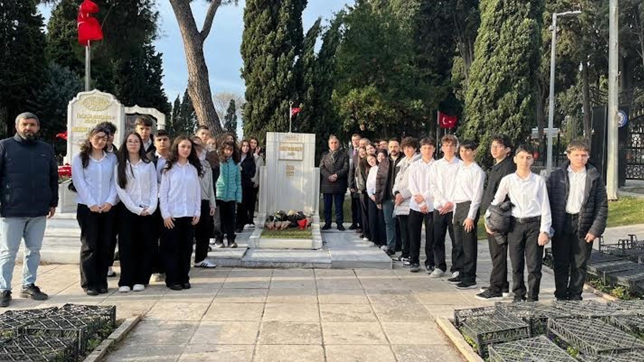 Şair Süleyman Nazif dualarla anıldı
