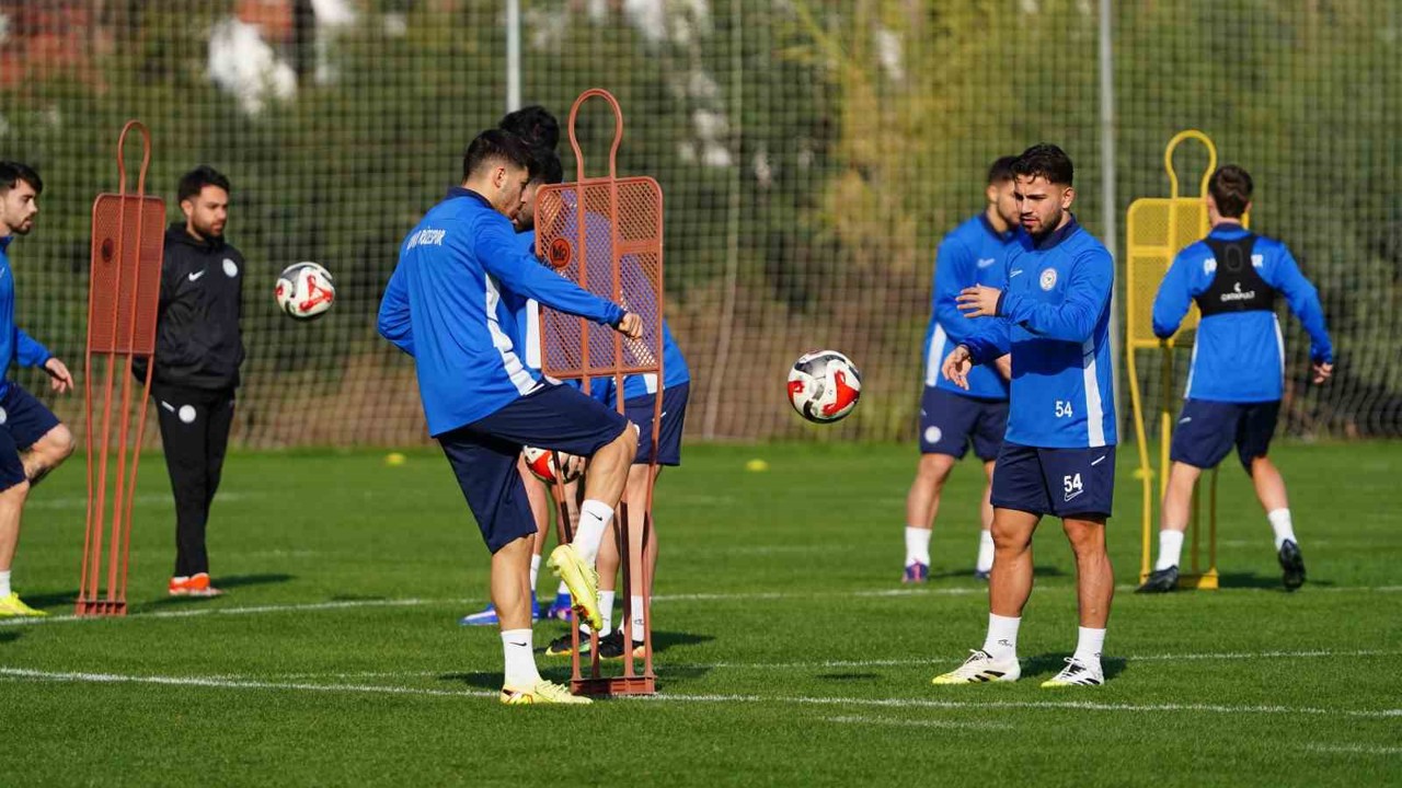 Çaykur Rizespor 2. devre hazırlıklarını sürdürüyor
