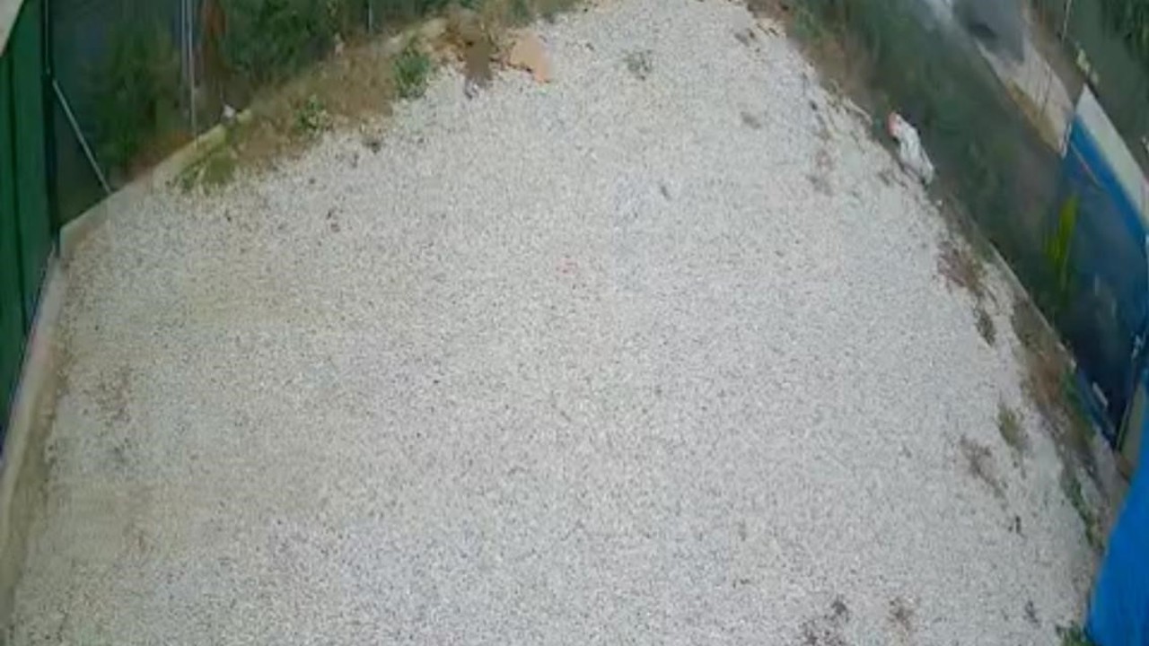 Direksiyon hakimiyetini kaybeden sürücü ölümden böyle döndü
