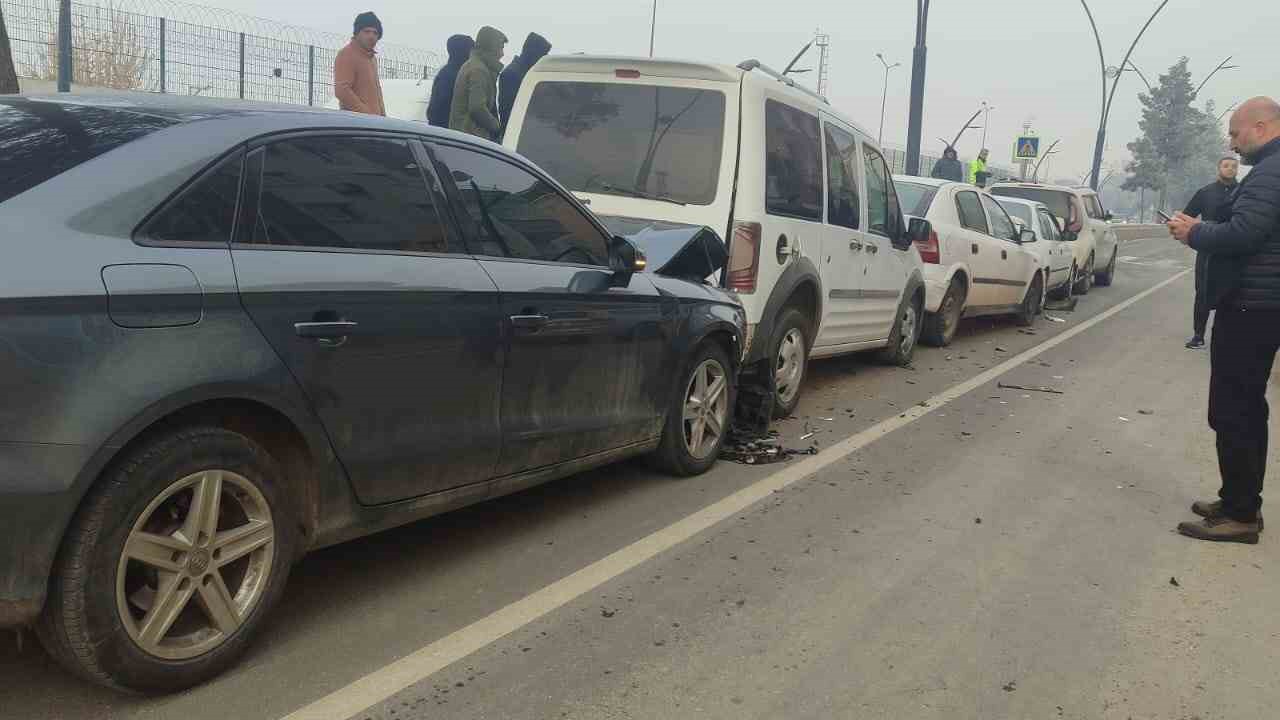 Batman’da 5 araçlı zincirleme kaza
