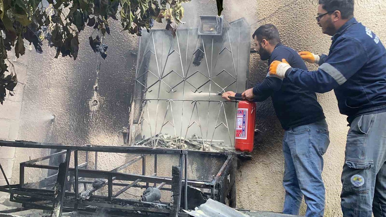 Erdemli’de ev yangını büyümeden söndürüldü
