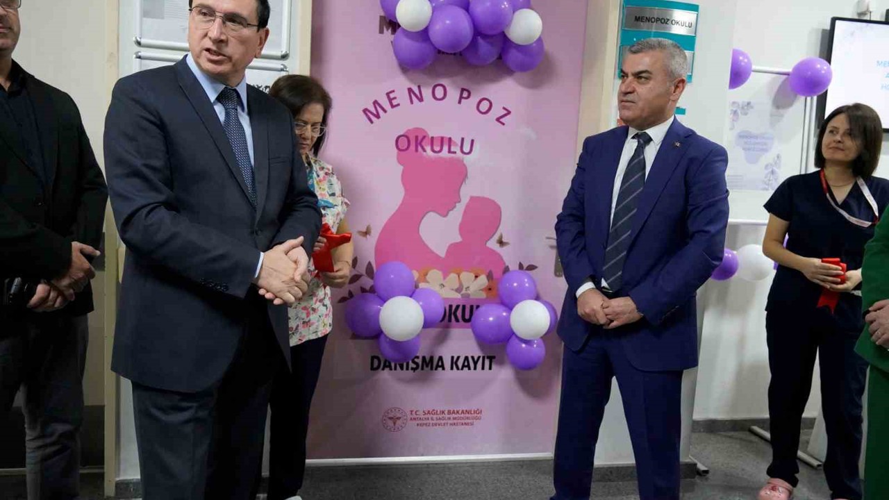 Antalya’nın ilk ‘Menopoz Okulu’ Kepez Devlet Hastanesi’nde açıldı

