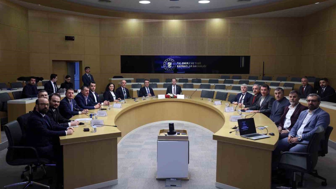 YEKA GES-2025 yarışmalarının sözleşmeleri imzalandı
