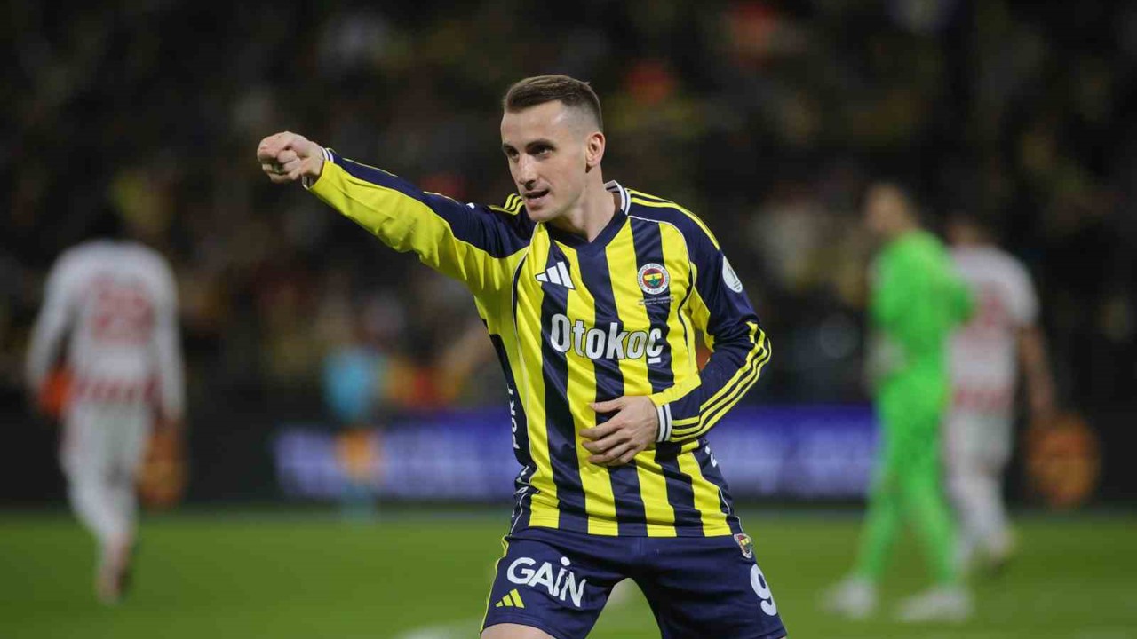 Turkcell Süper Kupa: Fenerbahçe: 1 - Samsunspor: 0 (Maç devam ediyor)

