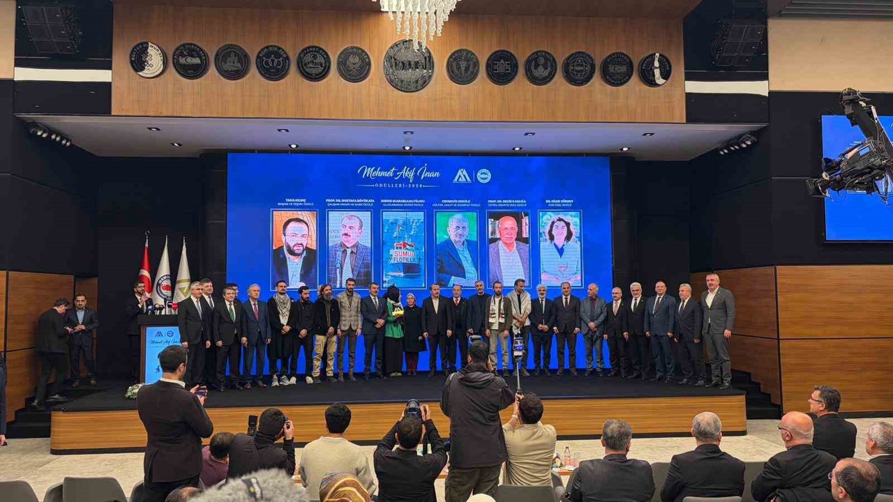 "Mehmet Akif İnan Ödülleri" sahiplerini buldu
