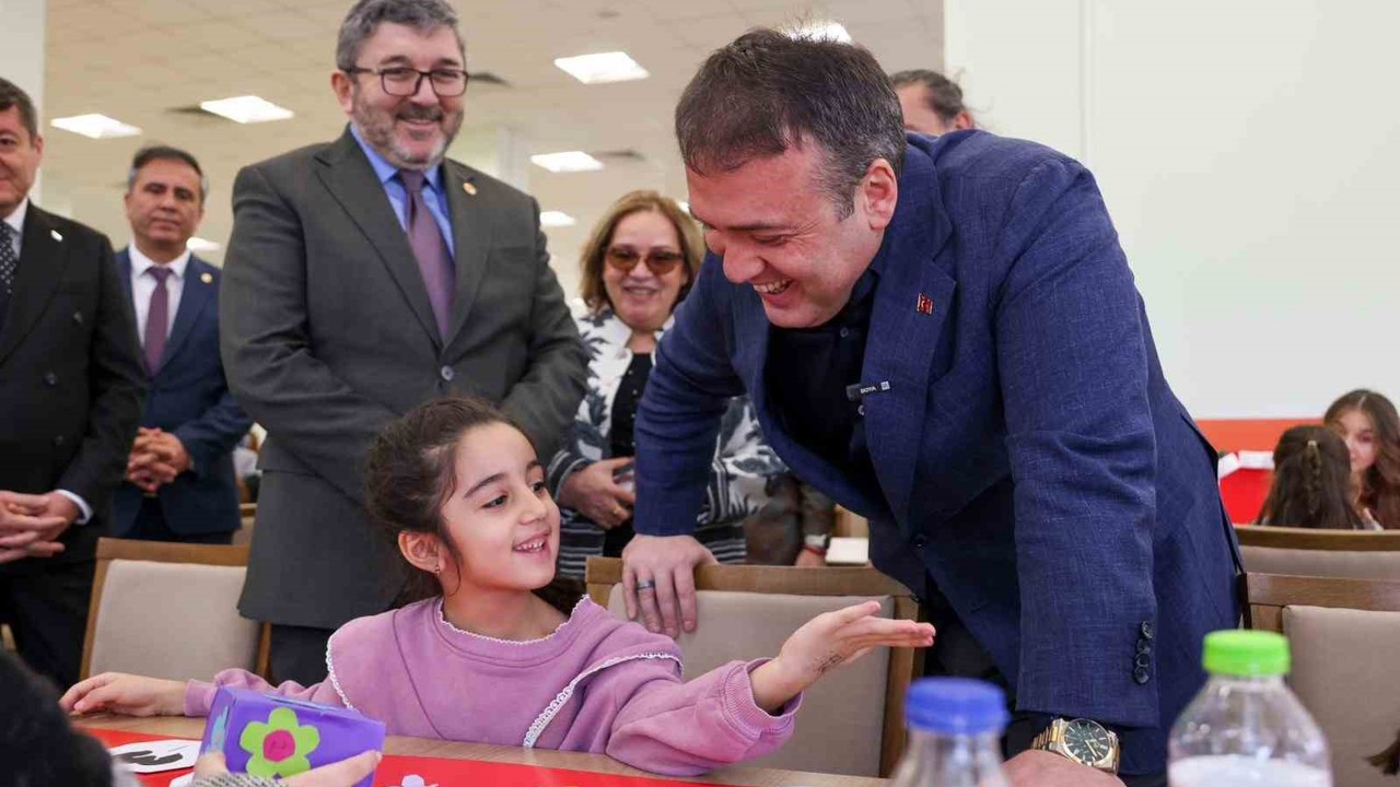 Vali Sözer, ‘Çocuk Gelişimi Öğrencileri Materyalde Buluşuyor’ etkinliğine katıldı
