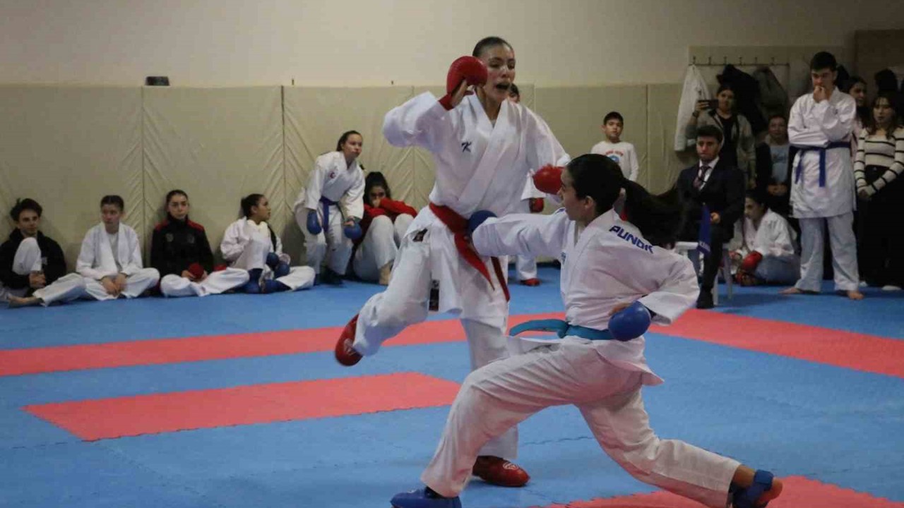 ’Gençler Karate Takım İl Birinciliği Müsabakaları’ sona erdi
