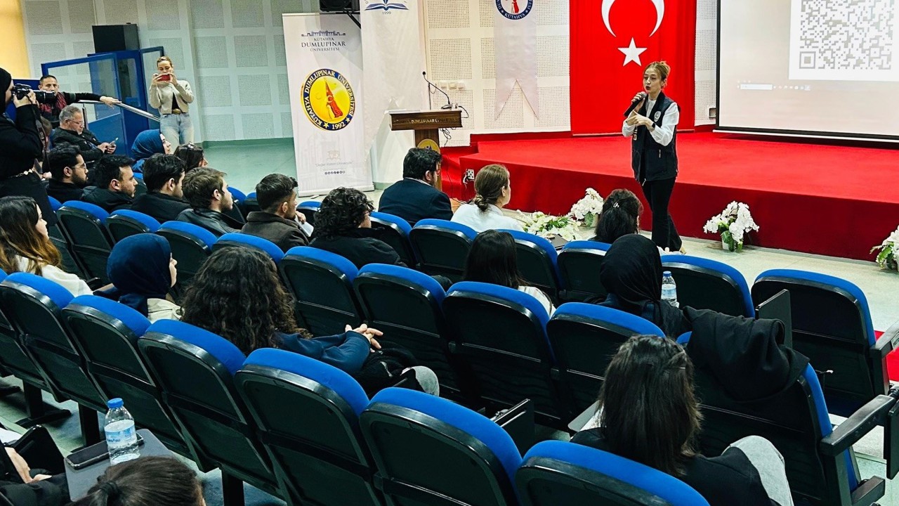Kütahya’da siber güvenlik seminerleri aralıksız sürüyor
