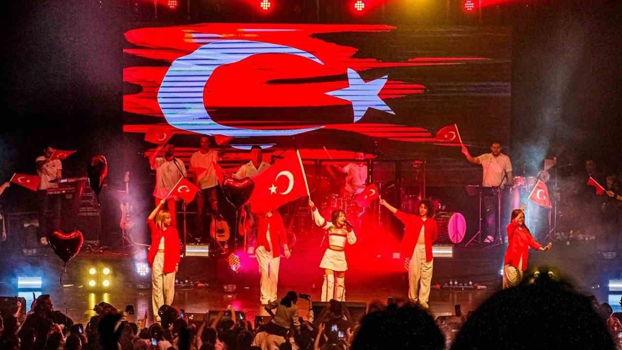 Melis Fis, 1 yılda Türkiye’nin 81 ilinde sahne aldı
