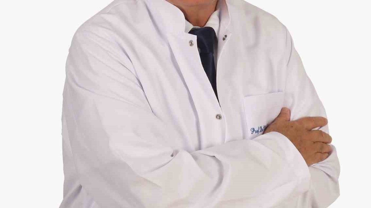 Dermatoloji Uzmanı Prof. Dr. Akbaba: "Güneş kremi sadece yazın değil, kışın da şart"
