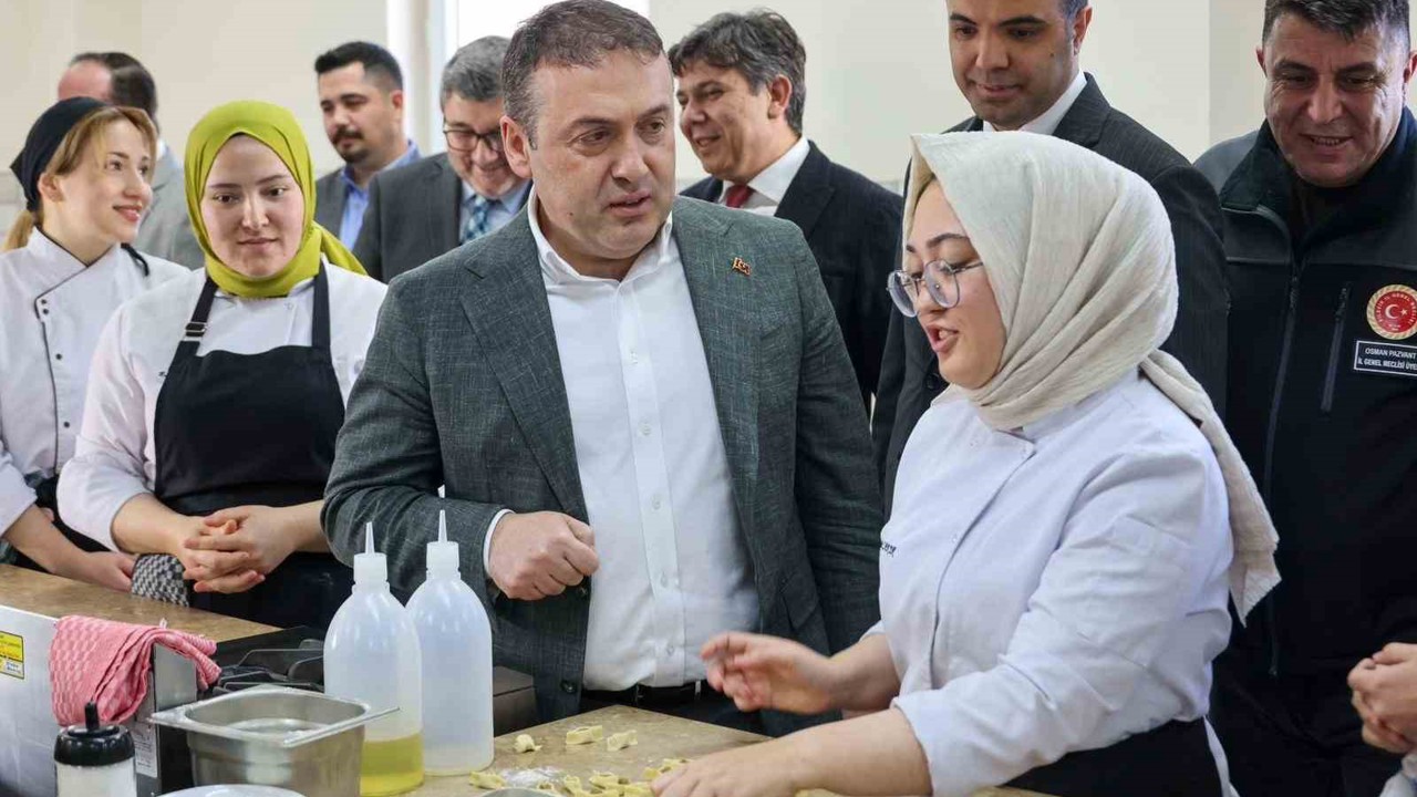 Vali Sözer Söğüt MYO’daki faaliyetleri yerinde inceledi
