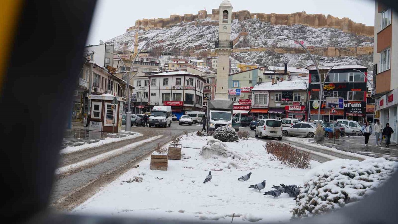 Bayburt’a kar geliyor
