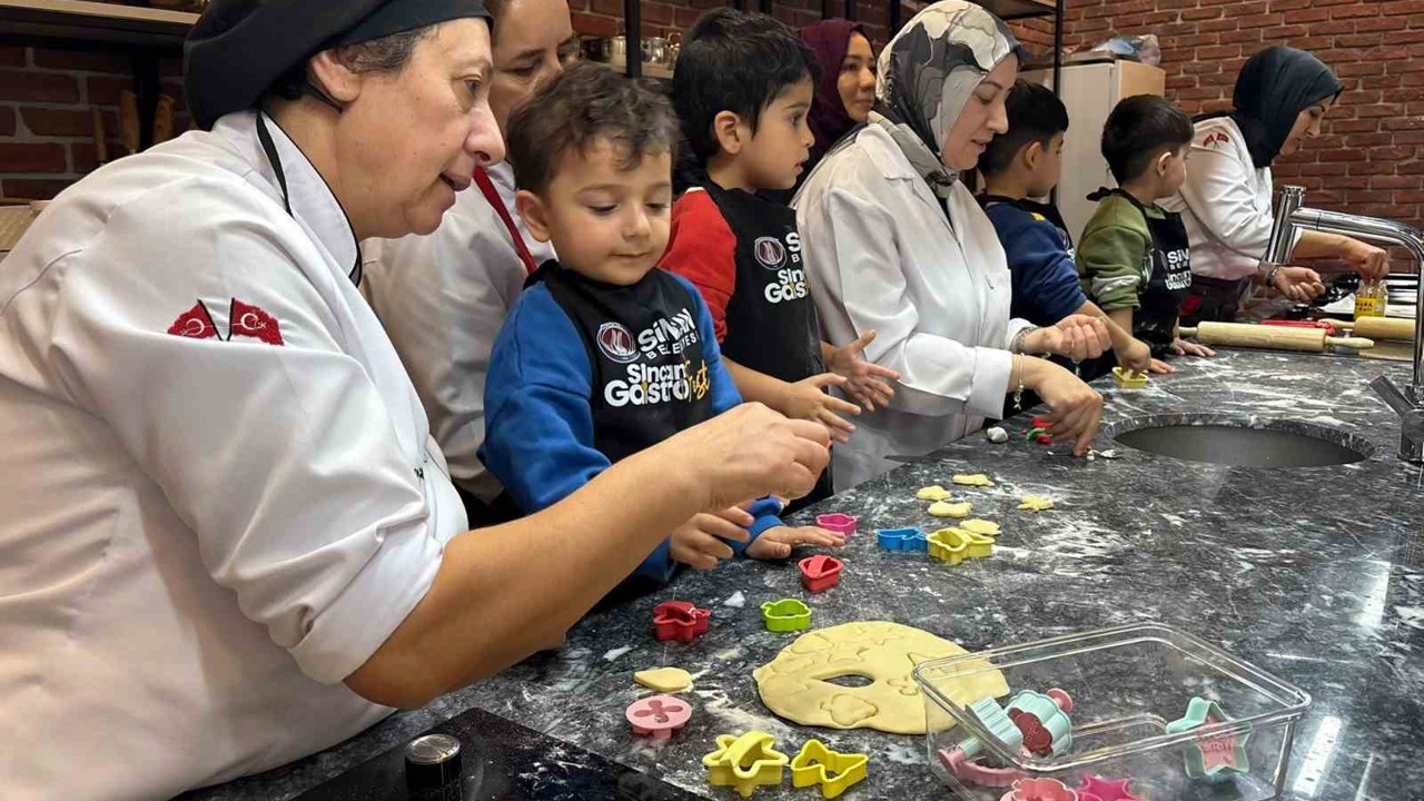 Minikler Gastro Sincan’da kurabiye yaptı
