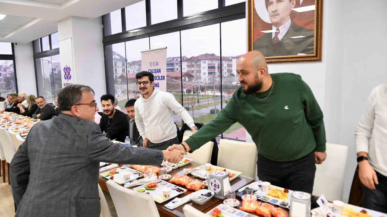 Başkan Hakan Şehirli, Çalışan Gazeteciler Günü’nde basınla buluştu
