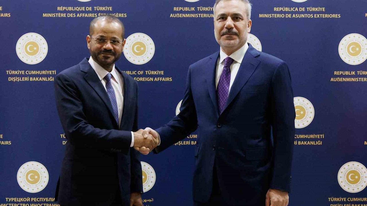 Dışişleri Bakanı Fidan, Umman Sultanlığı Dışişleri Bakanı Al Busaidi ile araya geldi
