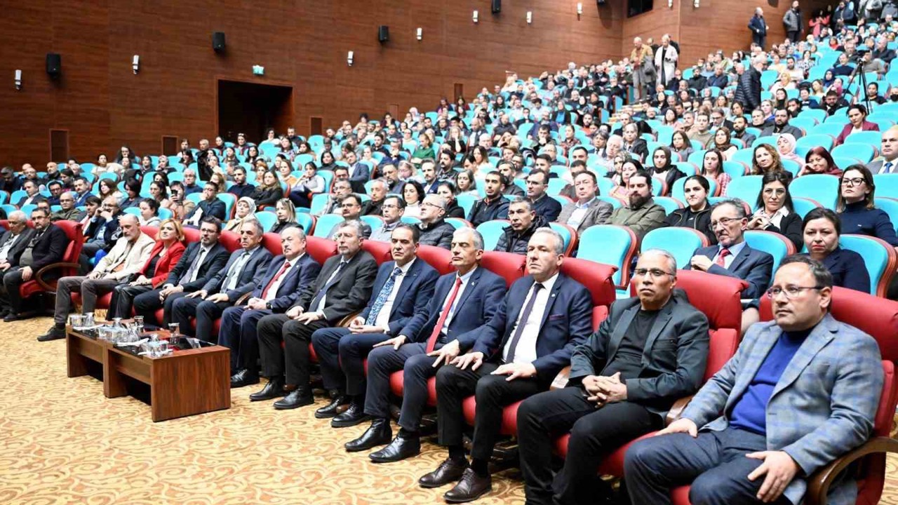 Rektör Prof. Dr. Demir üniversite personelleri ile bir araya geldi
