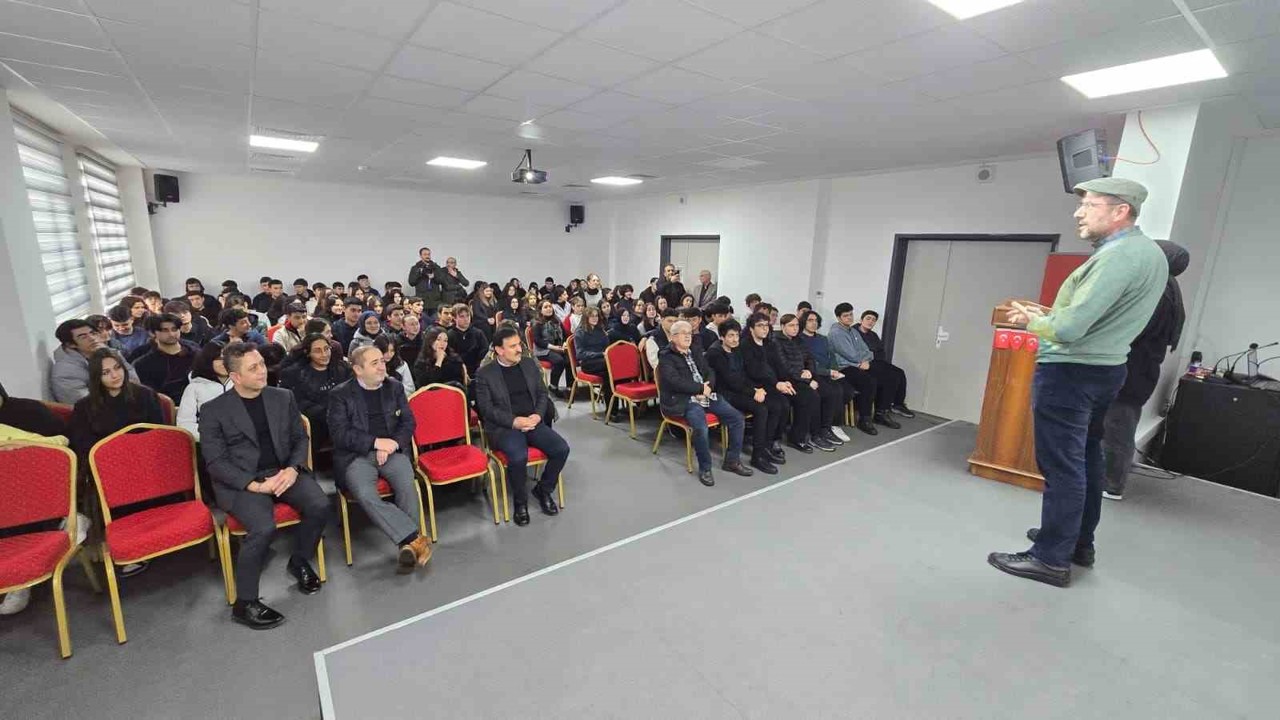 Prof. Dr. Güğercin,  yıllar sonra okuluna gelerek tecrübelerini anlattı
