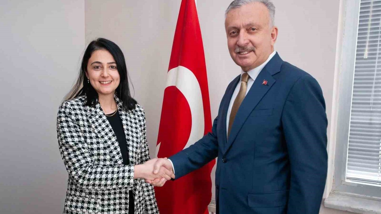 Doç. Dr. Manga, Sosyal Bilimler Enstitüsü Müdürü oldu
