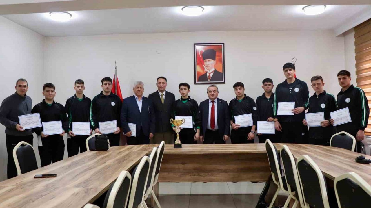Bilecik’te Hentbol İl Birincileri ödüllendirildi
