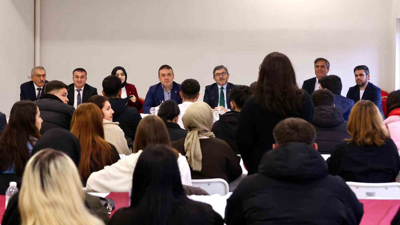 Vali Sözer Gölpazarı MYO’da öğrencilerle bir araya geldi
