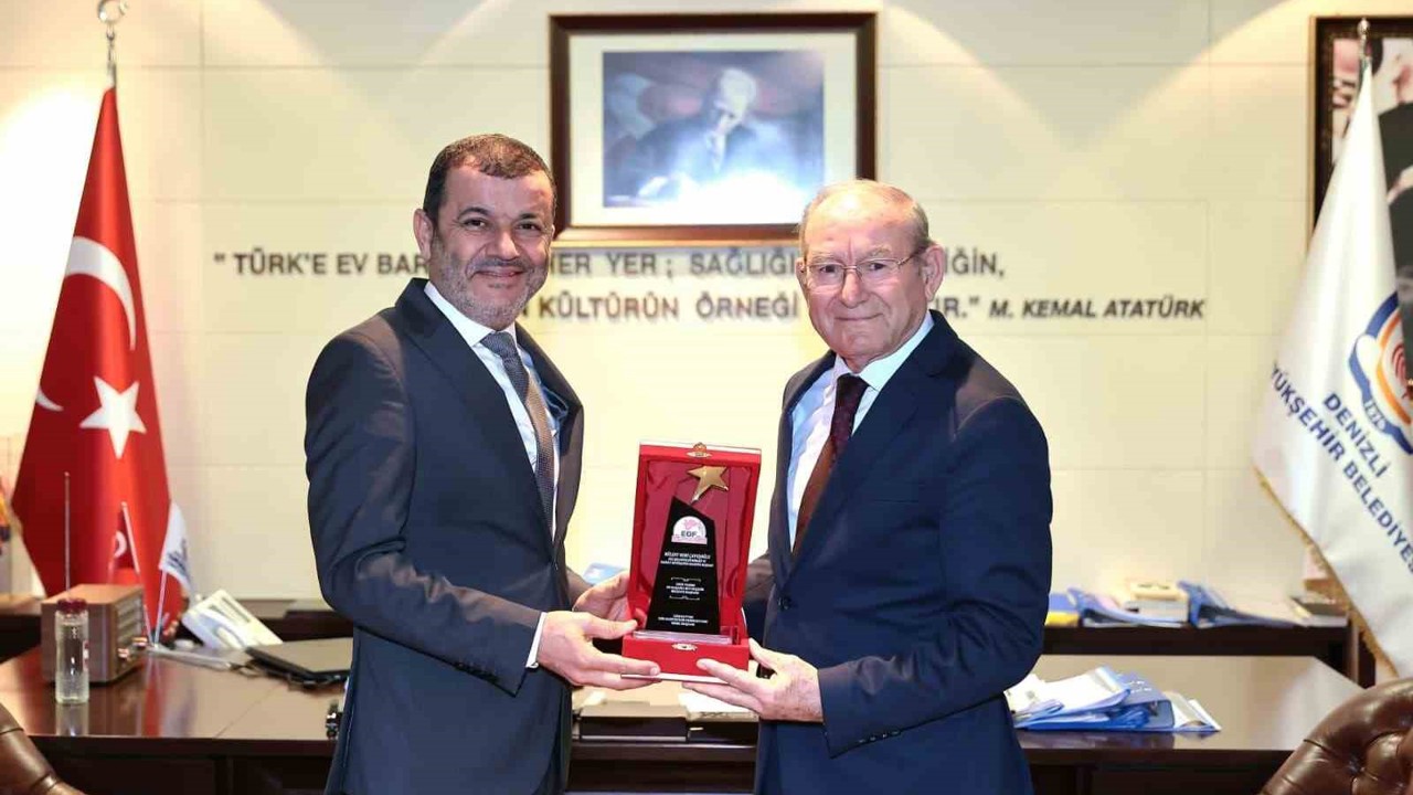 Başkan Çavuşoğlu "Ege’nin En Başarılı Büyükşehir Belediye Başkanı" seçildi
