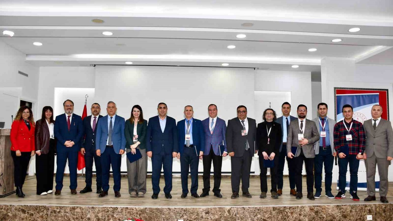 Sınıf öğretmenlerine Türkiye Yüzyılı maarif modeli anlatıldı
