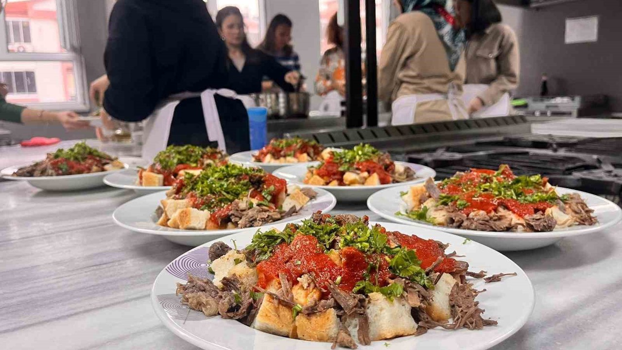 Balıkesir’in köklü mutfak mirası tirit tanıtıldı
