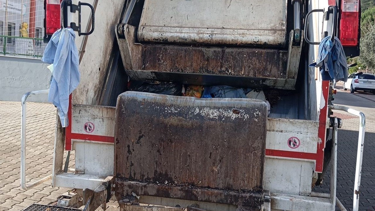 Marmaris Belediyesi çöp kamyonunun çarptığı kadın öldü
