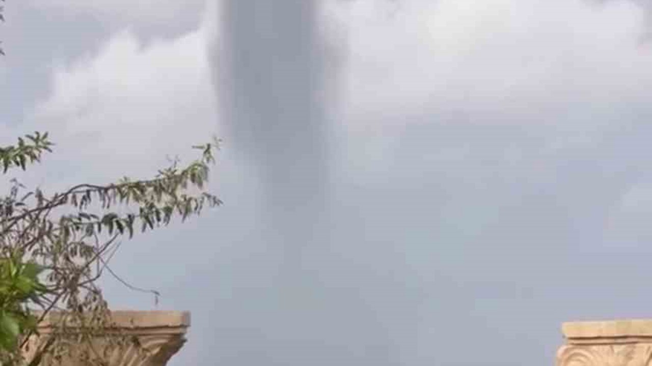 Hatay’da denizde hortum oluştu
