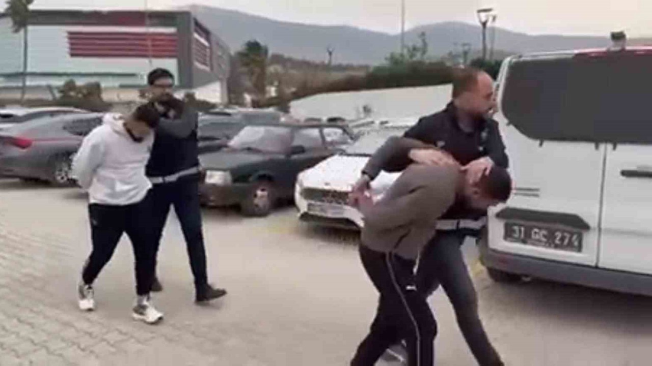 İskenderun’da hapis cezası ile aranan 2 kişi tutuklandı
