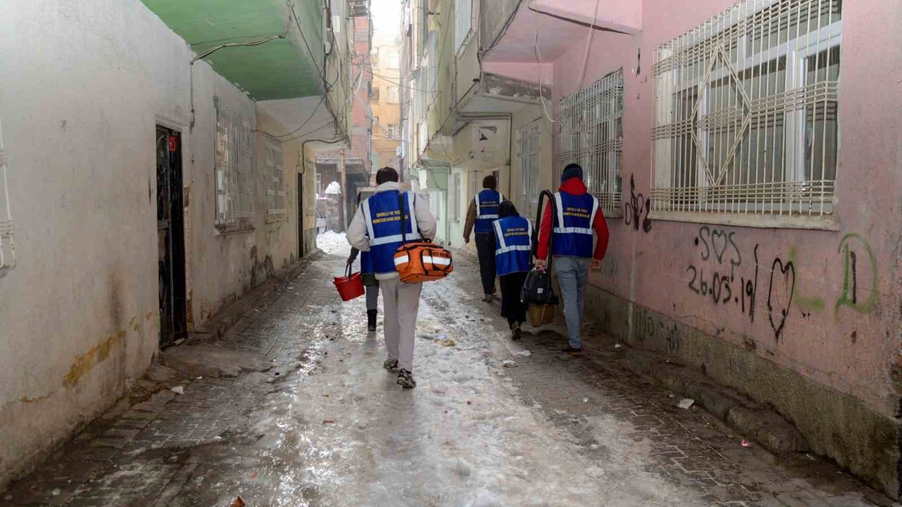 Yaşı ilerlemiş vatandaşlara evde bakım desteği sürüyor
