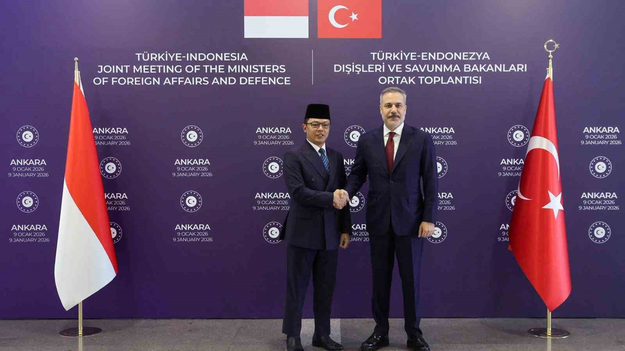 Dışişleri Bakanı Fidan, Endonezyalı mevkidaşı Sugiono ile görüştü
