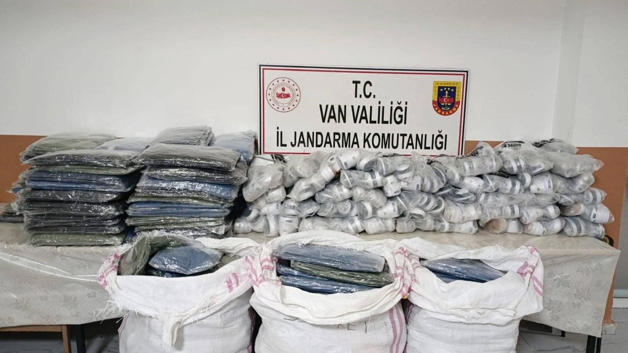 Van’da 4,1 milyon TL değerinde kaçak eşya ele geçirildi
