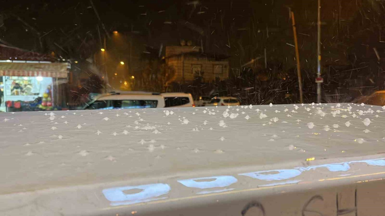 Hatay’da dolu yağışı
