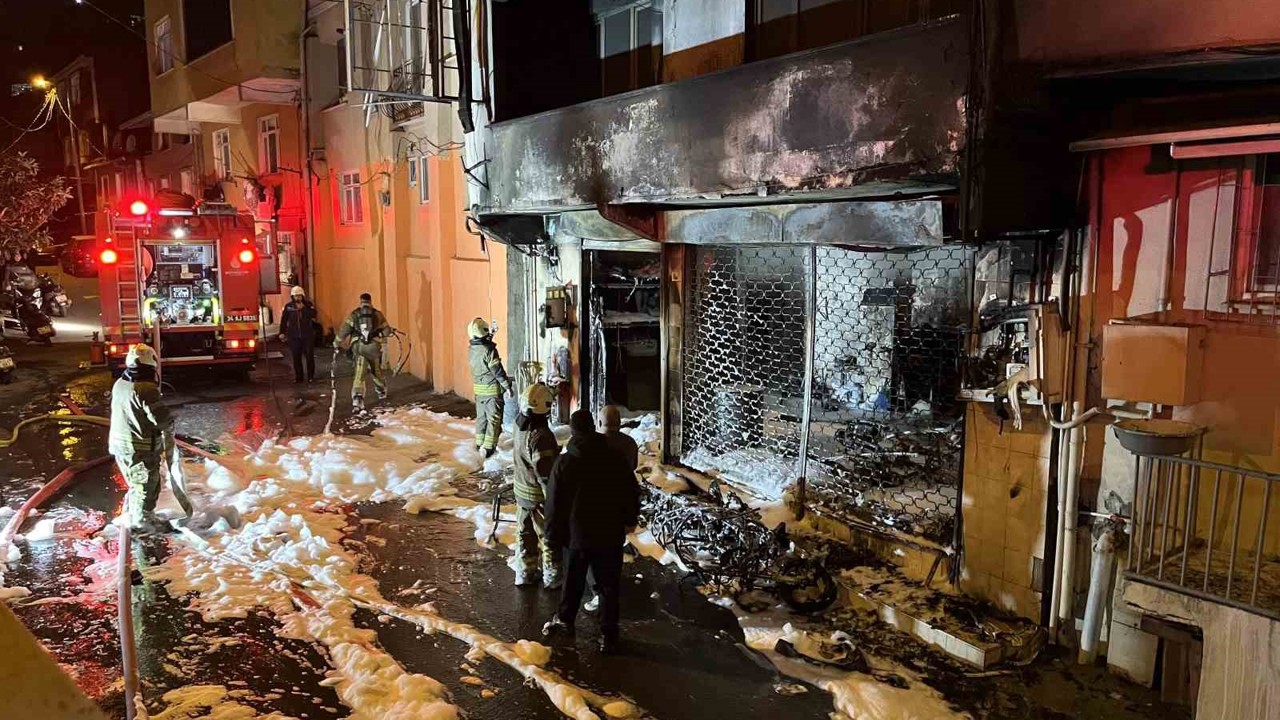 Sarıyer’de motosiklet tamirhanesi alev alev yandı: 1 yaralı
