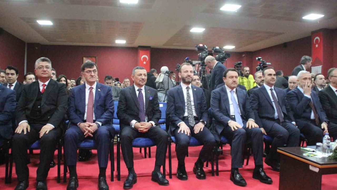 Bakan Kacır: "Kütahya, Türkiye’nin kalkınma yolculuğunda özel bir yere sahip"
