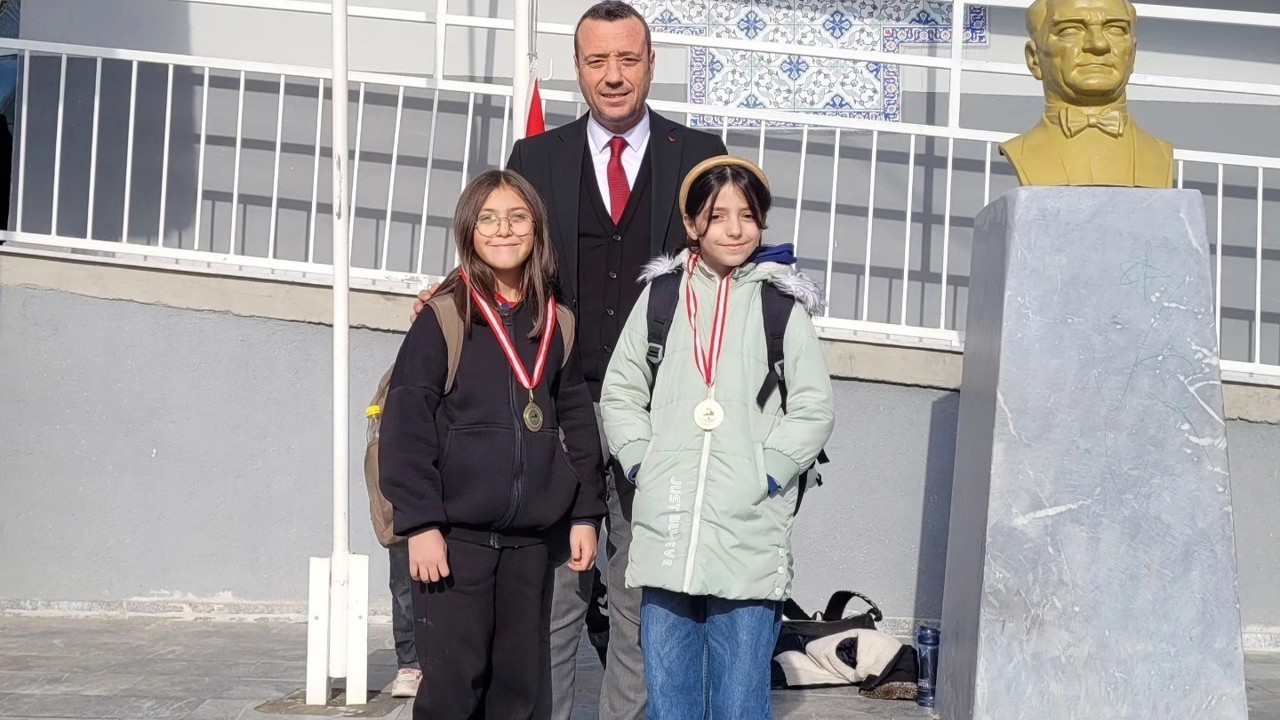 Zafer İlkokulu il düzeyindeki başarılarıyla Altıntaş’ın gururu oldu
