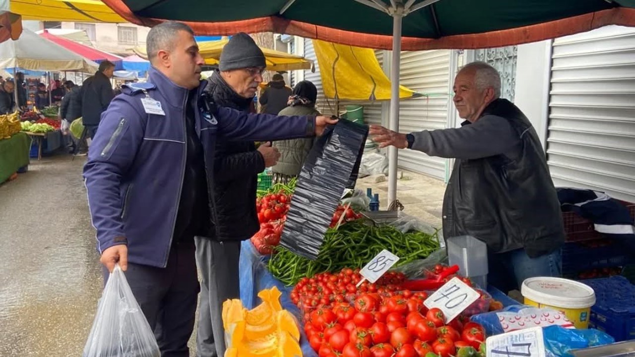 Germencik’te semt pazarında sıkı Denetim
