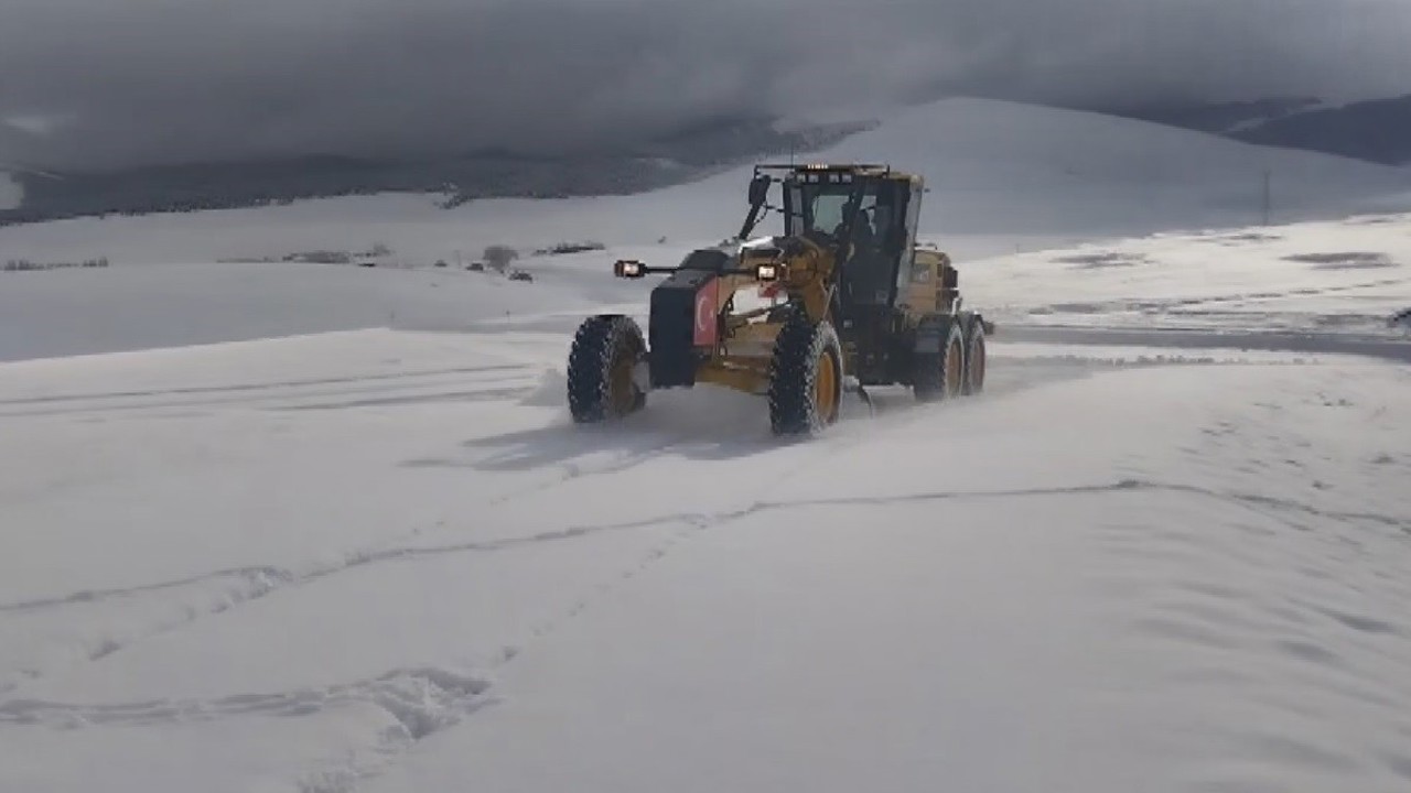 Kars’ta 11 köy yolu ulaşıma kapalı bulunuyor
