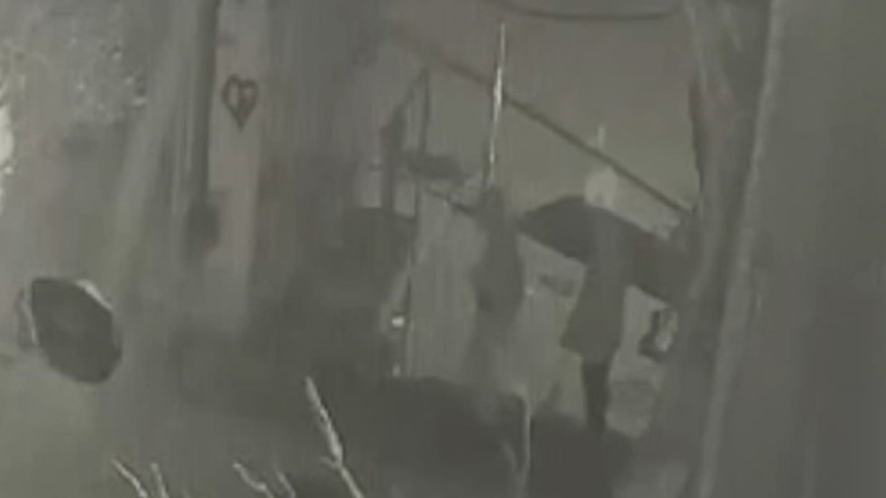 Sarıyer’de alkollü şahıslar keşif yaptıkları iş yerine silahla ateş açtı
