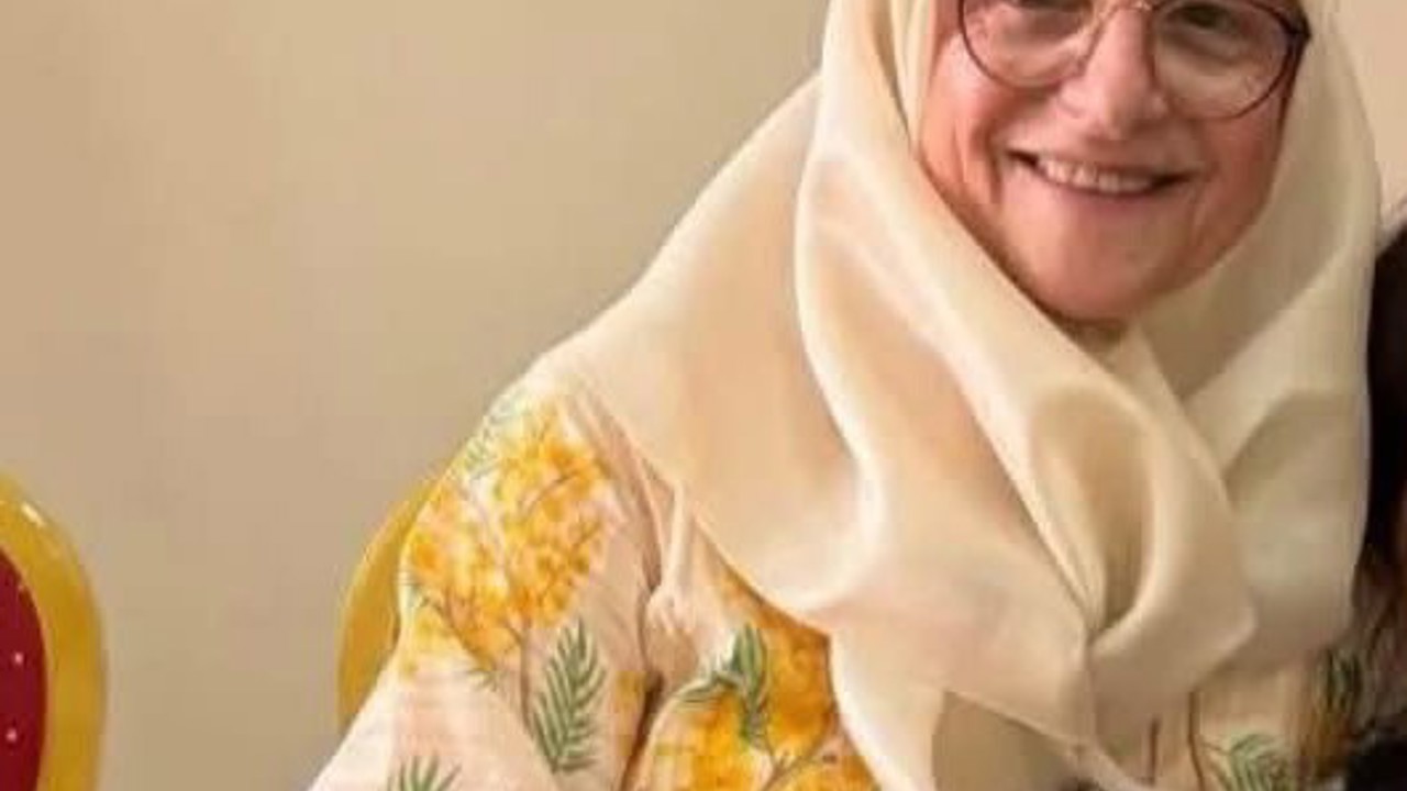 İzmir’deki feci kazada ağır yaralanan yazar yaşam mücadelesini kaybetti
