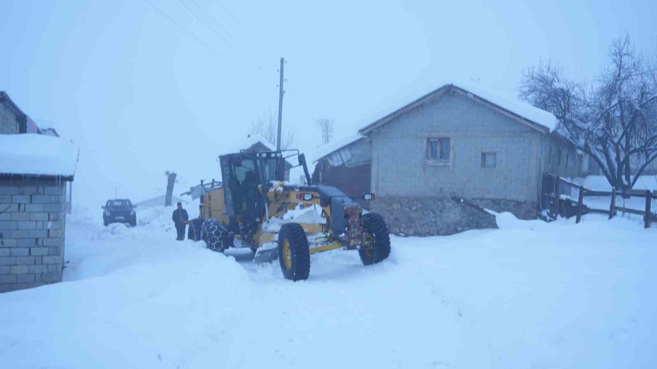 Muş’ta ekipler seferber oldu: 7 bin kilometre yol açıldı
