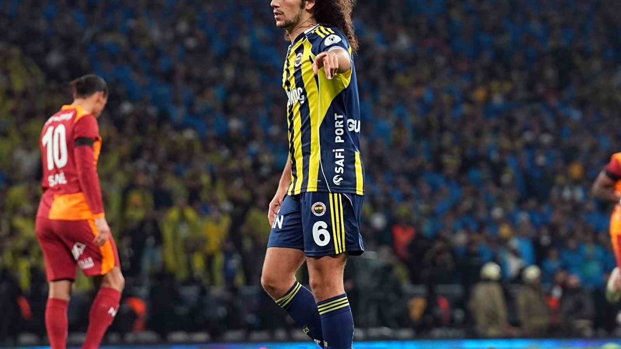 2025 Turkcell Süper Kupa: Galatasaray: 0 - Fenerbahçe: 1 (İlk yarı)
