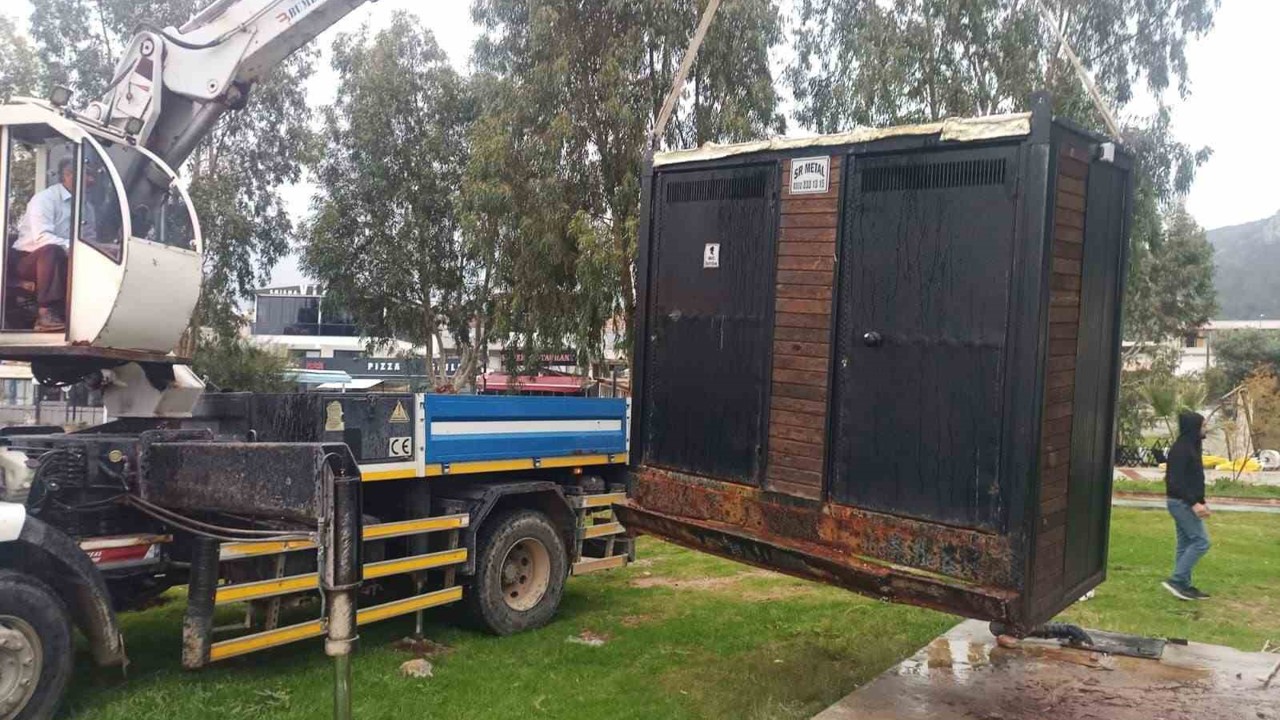 Belediye ekiplerinin Akbük’te çalışmaları sürüyor
