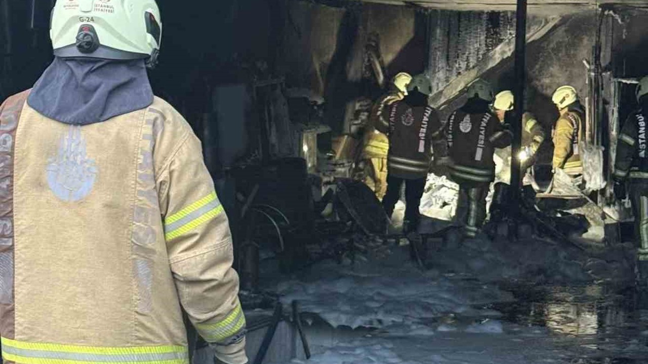 Silivri Sanayi Sitesi’nde yangın: Dikkatli çıraklar facianın önüne geçti
