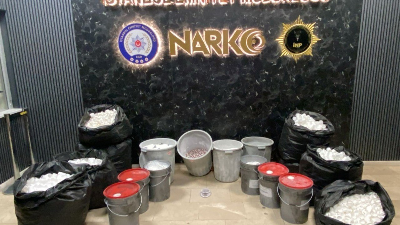 İstanbul’da 591 bin 250 adet sentetik ecza hapı ele geçirildi
