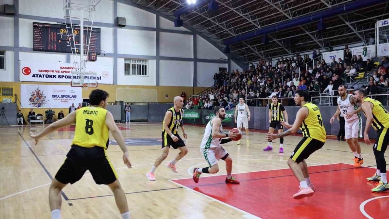 Sakarya Büyükşehir Basketbol galibiyet serisini 12’ye çıkardı

