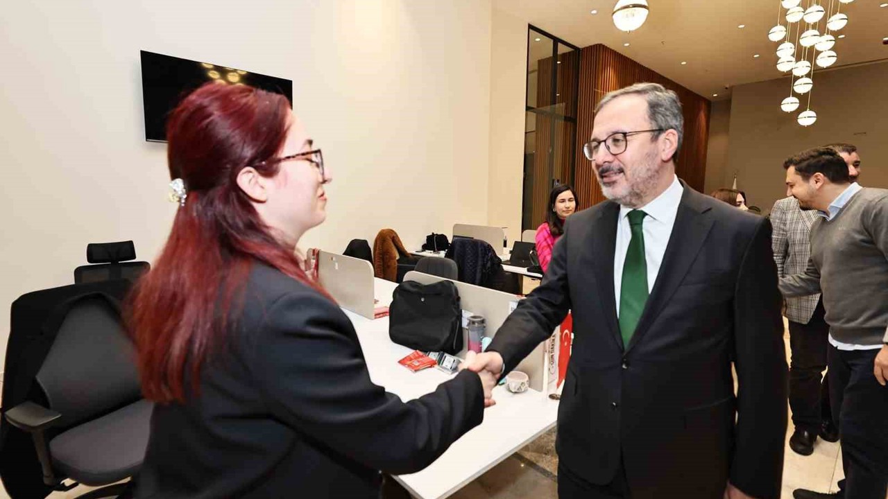 Kasapoğlu: "Gazeteciler sadece haber yapan değil, toplumun hafızasını tutan insanlardır"
